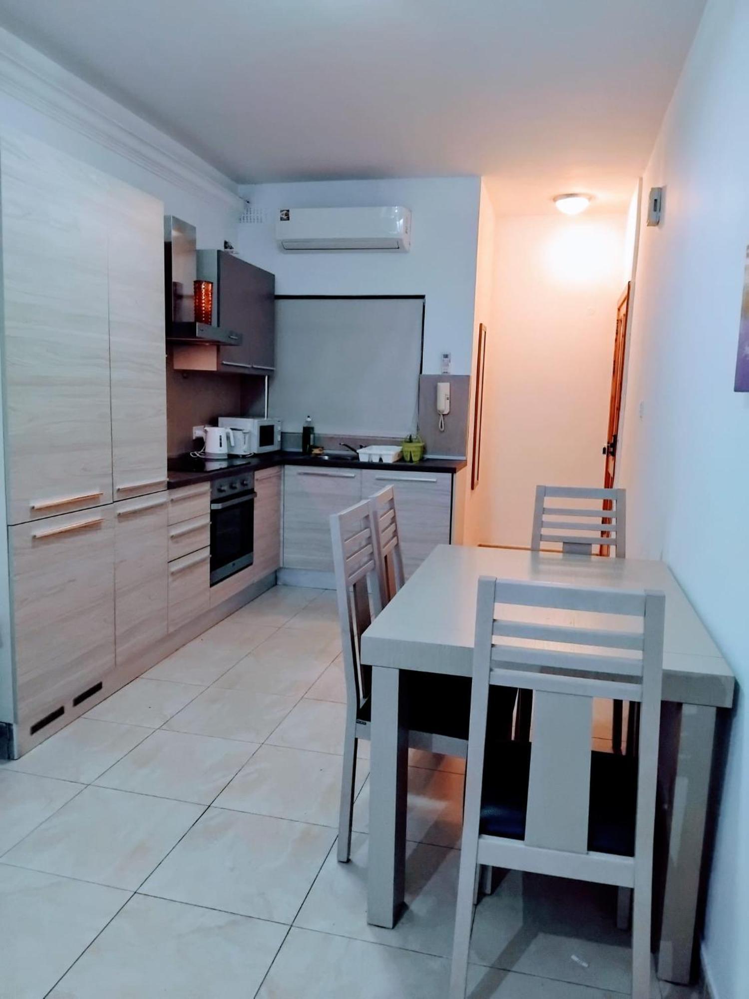 Gzira Smart 1 Bedroom Apartment Bagian luar foto